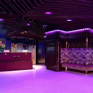 Kew Wanchai Hotell